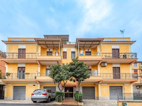 appartamento in vendita a Roma in zona Colle Prenestino