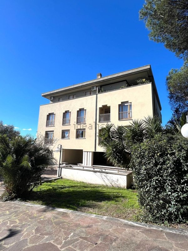 appartamento in vendita a Roma in zona Valle Muricana