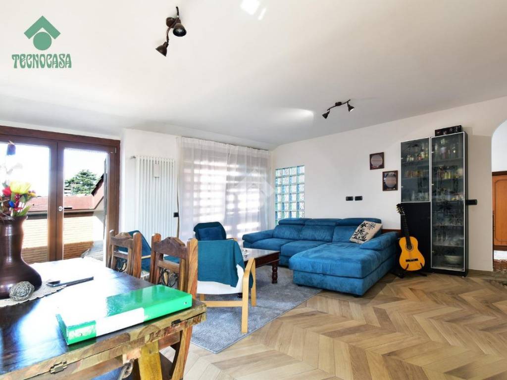 appartamento in vendita a Roma in zona Appio Pignatelli