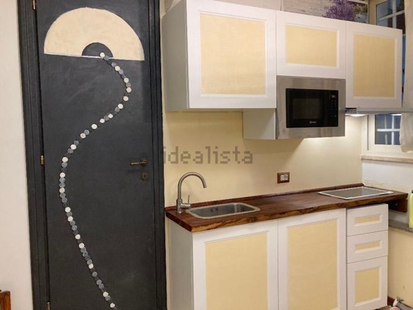 appartamento in vendita a Roma in zona Appio Pignatelli