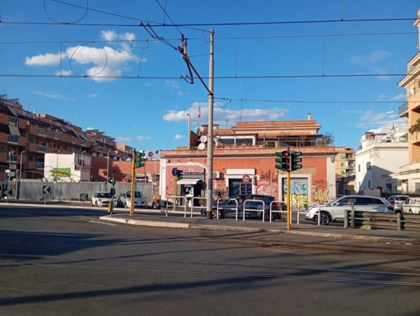 negozio in vendita a Roma in zona Prenestino-Labicano