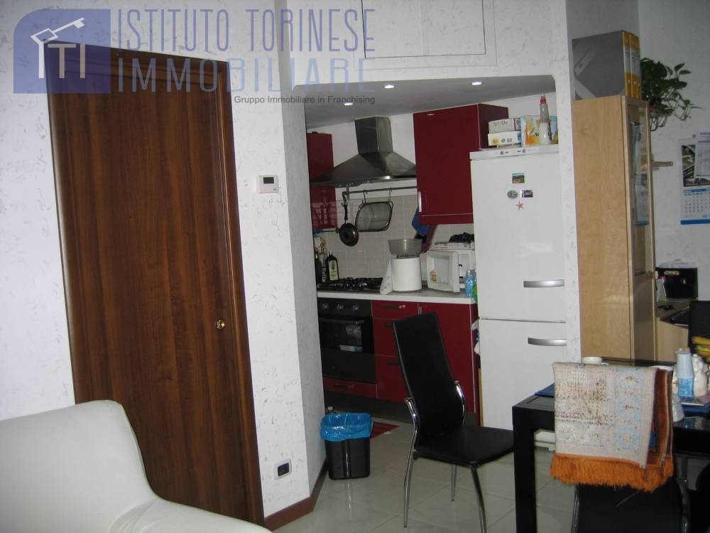 appartamento in vendita a Roma in zona Ostiense