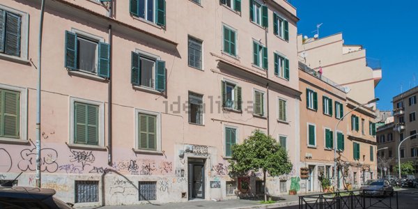 appartamento in vendita a Roma in zona Prenestino-Labicano