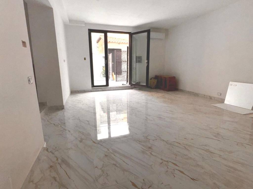 appartamento in vendita a Roma in zona Tuscolano