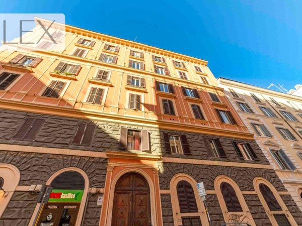 appartamento in vendita a Roma in zona Castro Pretorio