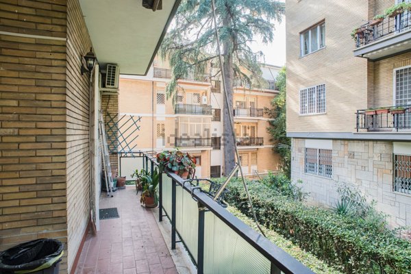 appartamento in vendita a Roma in zona Tor di Quinto