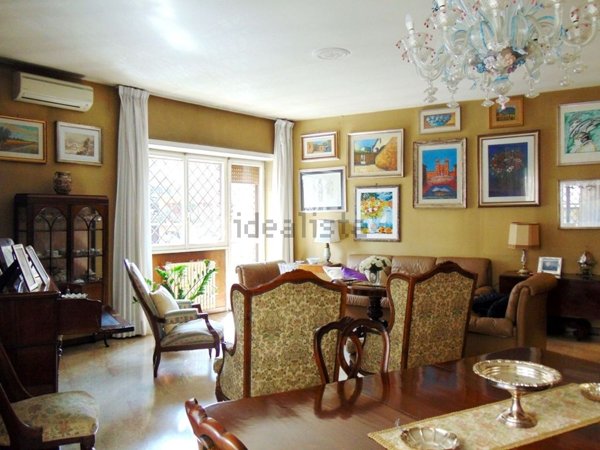 appartamento in vendita a Roma in zona Ardeatino