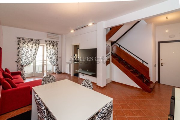 appartamento in vendita a Roma in zona Axa