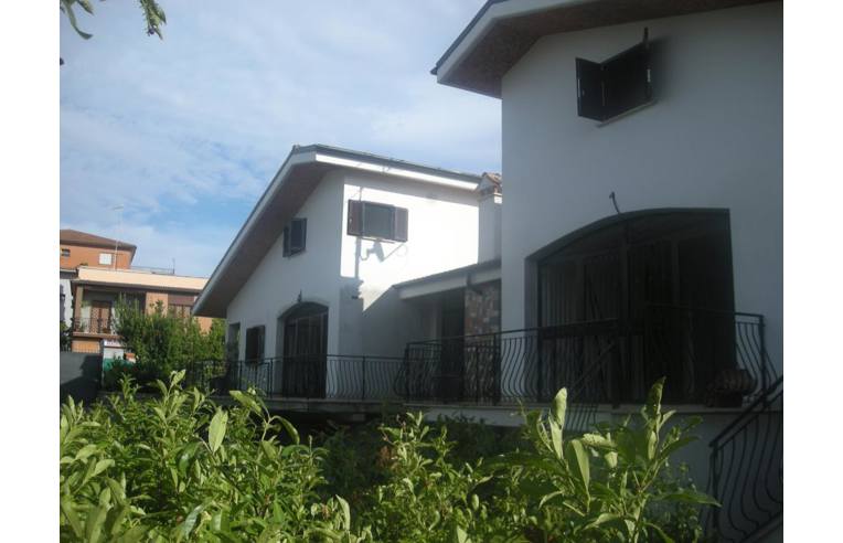 casa indipendente in vendita a Roma in zona Casal Morena