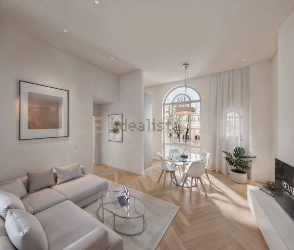 appartamento in vendita a Roma in zona Trevi-Colonna