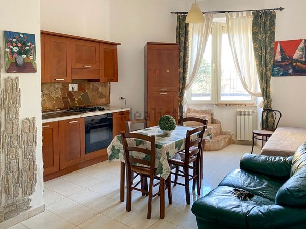 appartamento in vendita a Roma in zona Tomba di Nerone