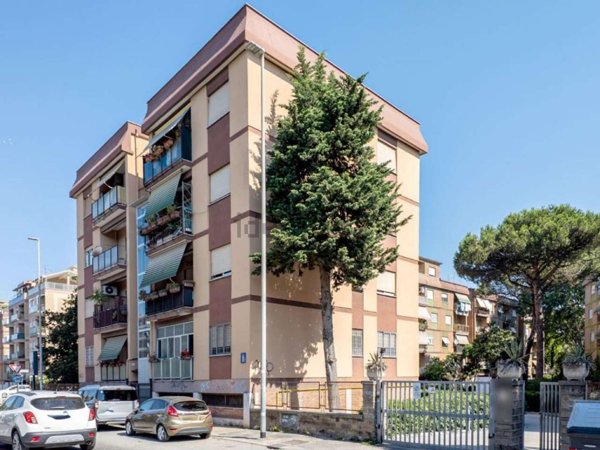 appartamento in vendita a Roma in zona Ostia