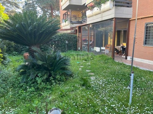 appartamento in vendita a Roma in zona Sette Bagni