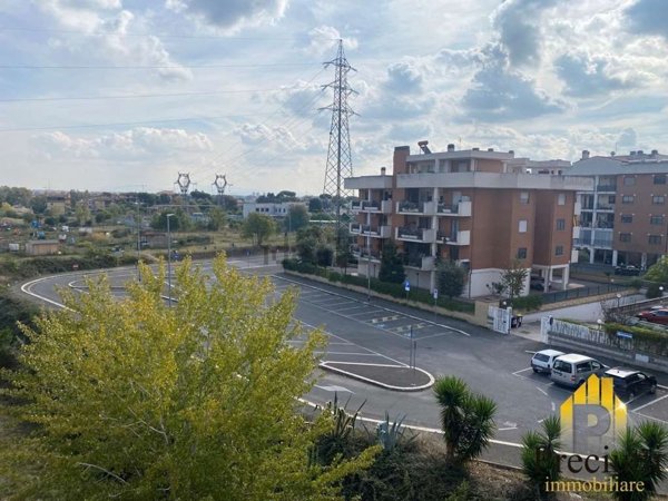 appartamento in vendita a Roma in zona Selva Candida