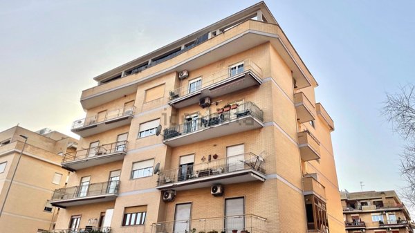 appartamento in vendita a Roma in zona Ostia