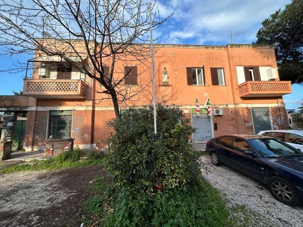 appartamento in vendita a Roma in zona Appio Pignatelli