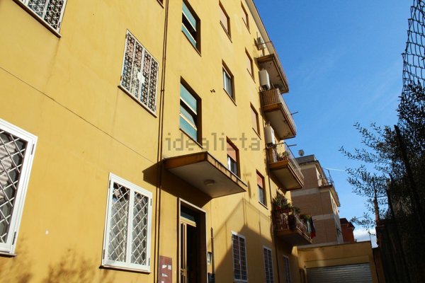 appartamento in vendita a Roma in zona Torre Maura