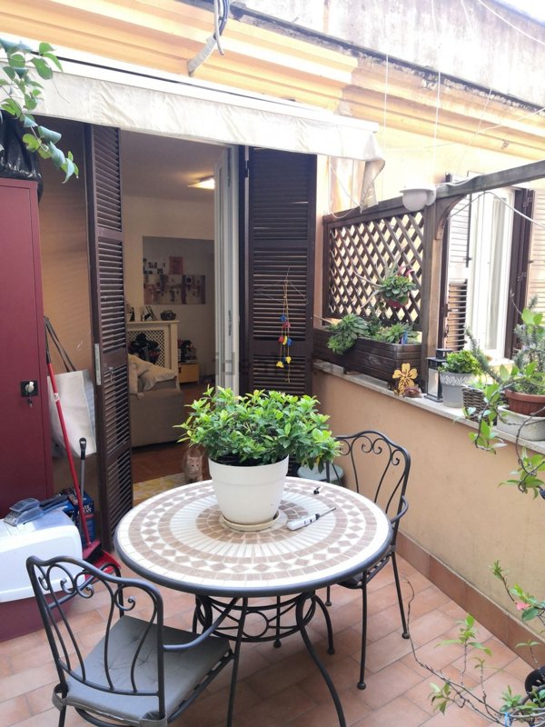 appartamento in vendita a Roma in zona Appio Latino