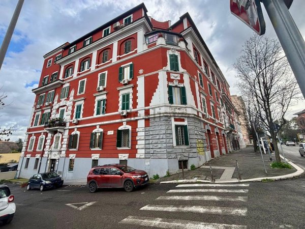 appartamento in vendita a Roma in zona Tuscolano