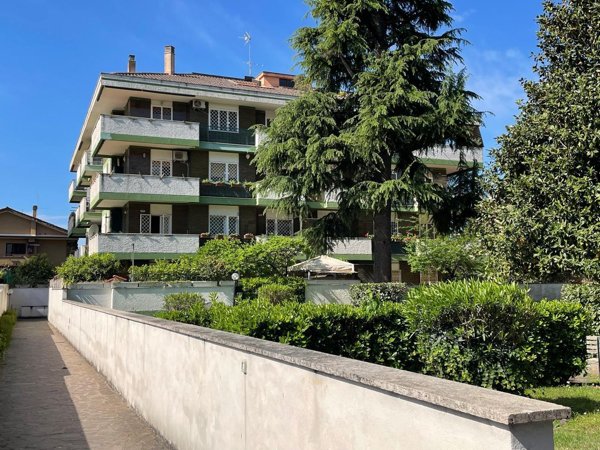 appartamento in vendita a Roma in zona Casal Morena