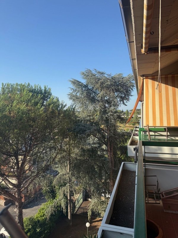 appartamento in vendita a Roma in zona Tomba di Nerone