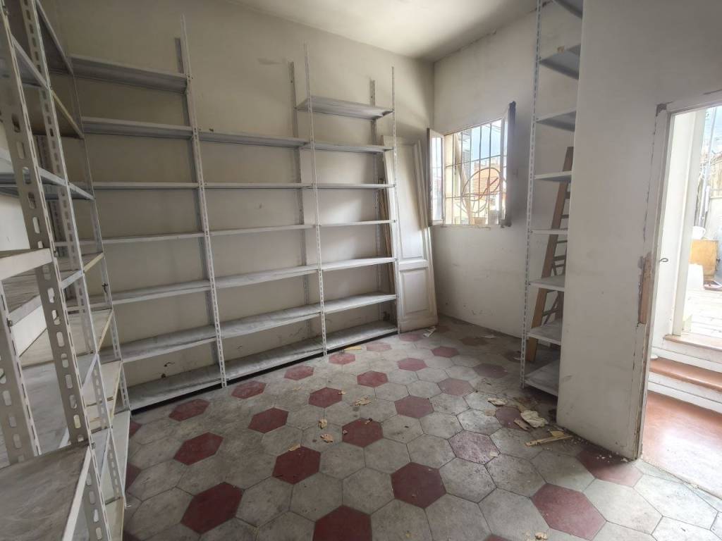 locale di sgombero in vendita a Roma in zona Campo Marzio