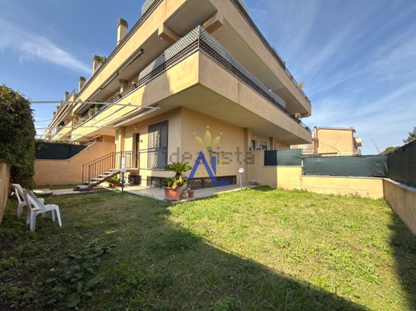 appartamento in vendita a Roma in zona Finocchio
