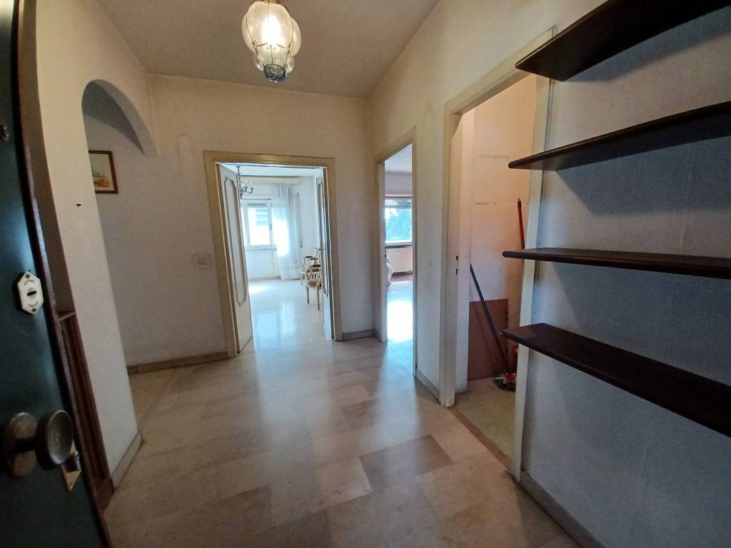 appartamento in vendita a Roma in zona Ostiense