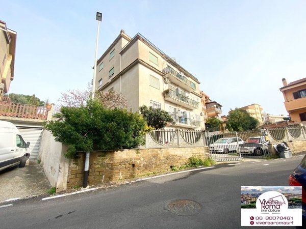 appartamento in vendita a Roma in zona Palmarola