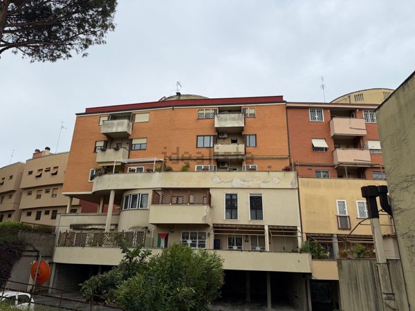 appartamento in vendita a Roma in zona Tor de' Cenci