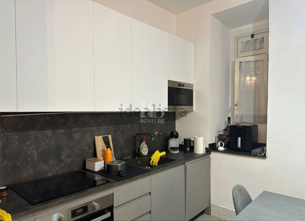 appartamento in vendita a Roma in zona Appio Latino