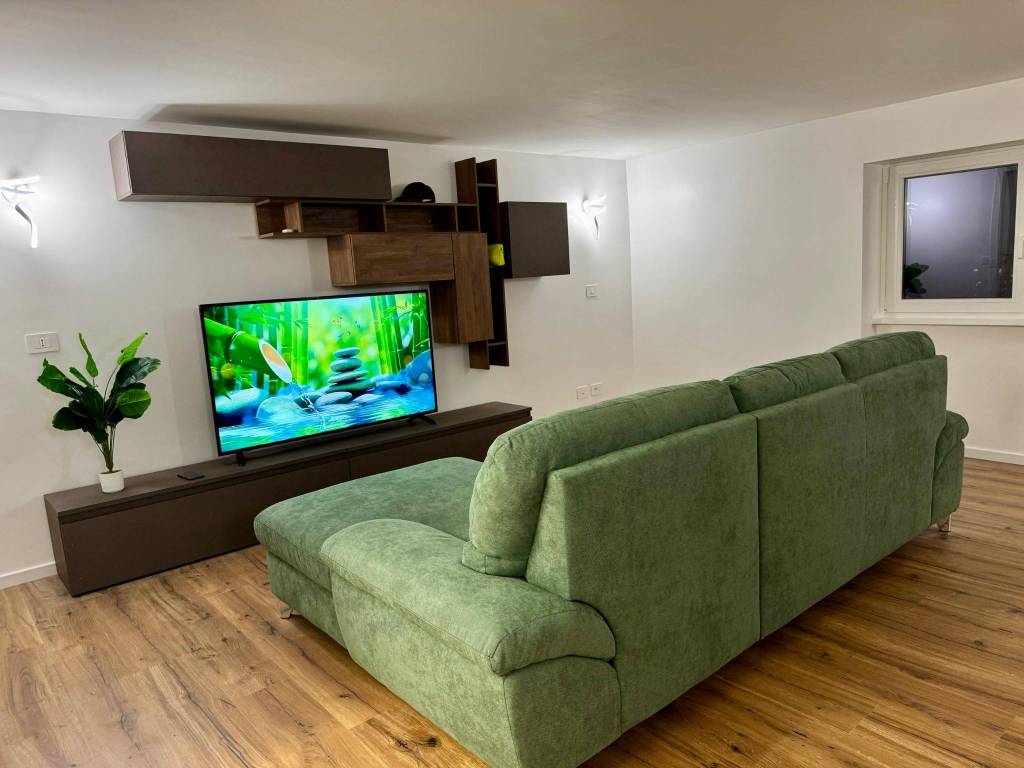 appartamento in vendita a Roma in zona Ardeatino