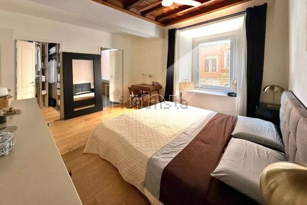 appartamento in vendita a Roma in zona Rione Monti/Campitelli