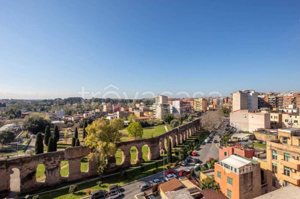 appartamento in vendita a Roma in zona Tuscolano