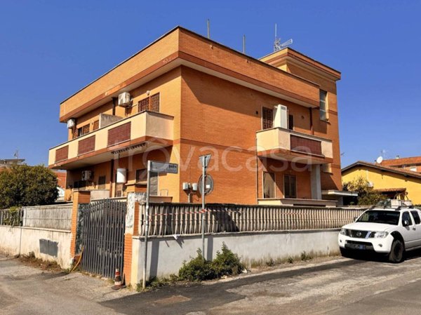 appartamento in vendita a Roma in zona Dragona/Bagnoletto