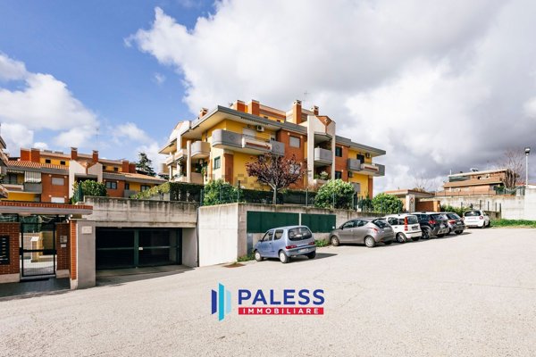 appartamento in vendita a Roma in zona Massimina/Casal Lumbroso