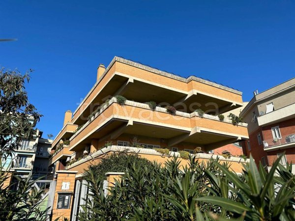 appartamento in vendita a Roma in zona Ostia