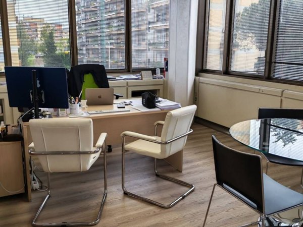 ufficio in vendita a Roma in zona EUR
