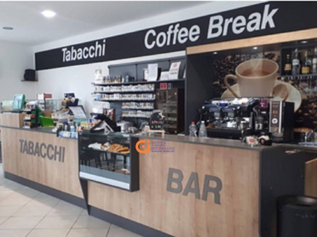 negozio in vendita a Roma in zona Torrino