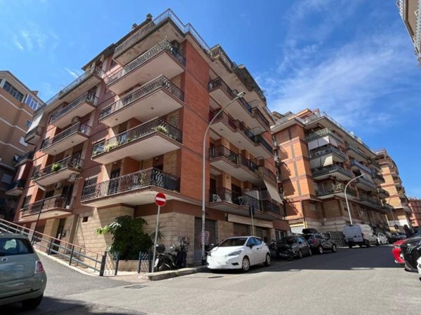 negozio in vendita a Roma in zona Gianicolense