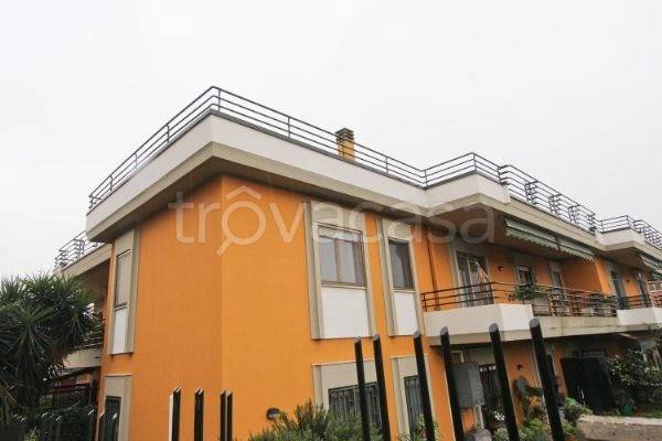 locale commerciale in vendita a Roma