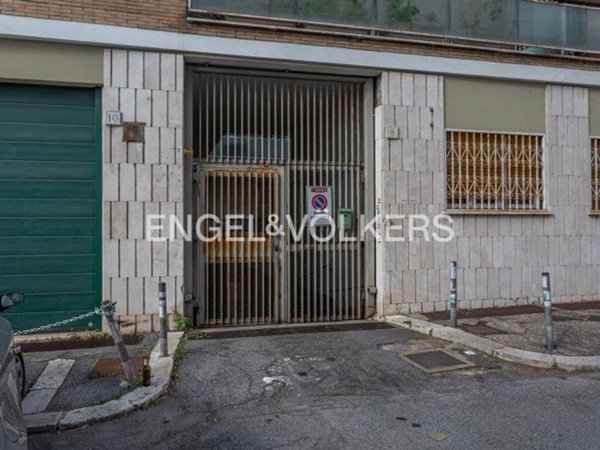 negozio in vendita a Roma in zona Prenestino-Labicano