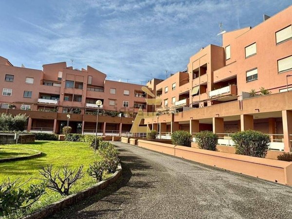 appartamento in vendita a Roma in zona Dragoncello