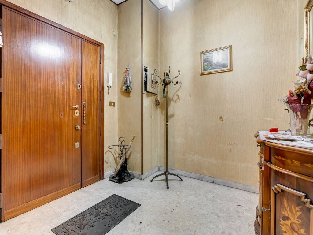 appartamento in vendita a Roma in zona Cinecittà