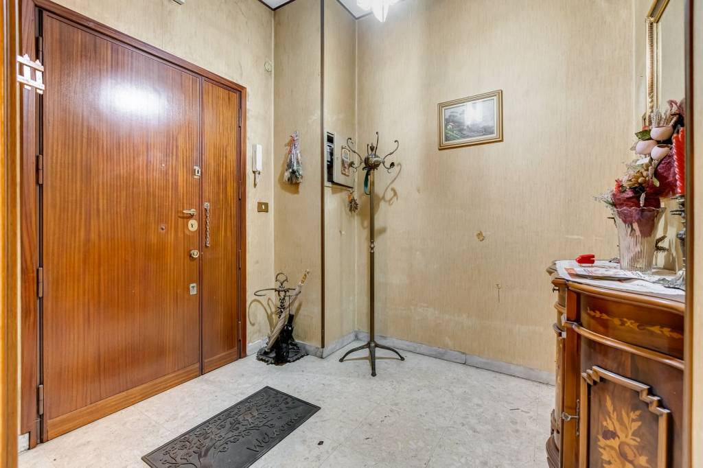 appartamento in vendita a Roma in zona Cinecittà