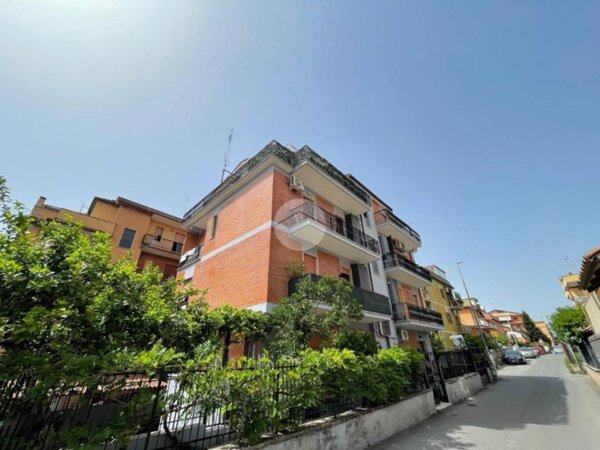 appartamento in vendita a Roma in zona Romanina