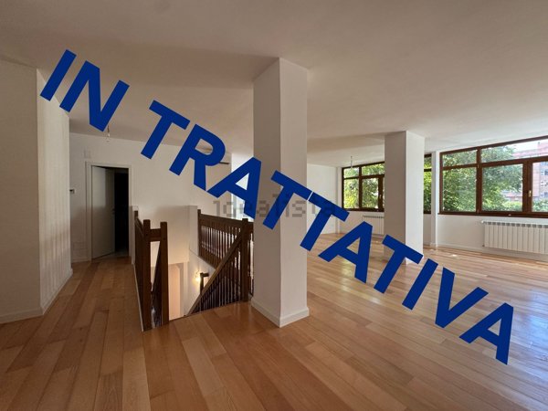 appartamento in vendita a Roma in zona Ardeatino