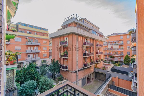 appartamento in vendita a Roma in zona Portuense