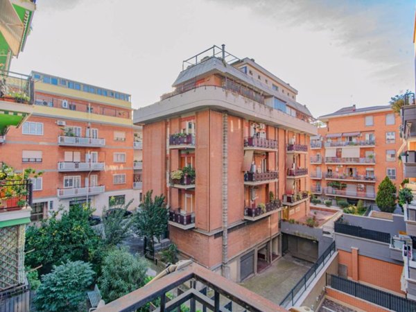 appartamento in vendita a Roma in zona Portuense