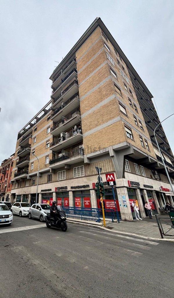 appartamento in vendita a Roma in zona Tuscolano